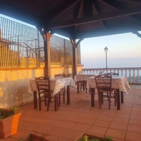 לינה וארוחת בוקר Vua